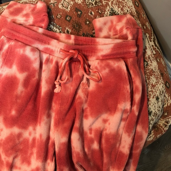 Design Lab Lord & Taylor Pink Tie Dye Waffle Lounge Pants Joggers - Picture 10 of 10